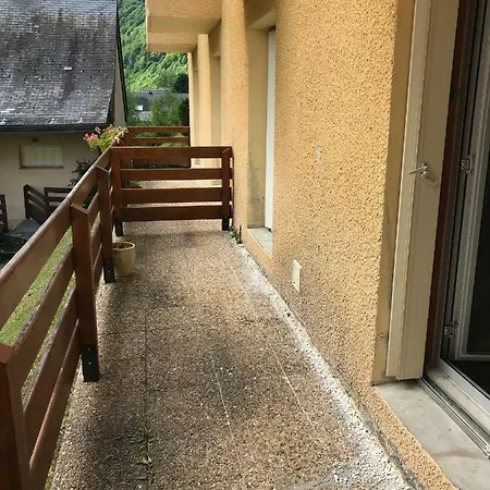 Courbet Meylouga アパート